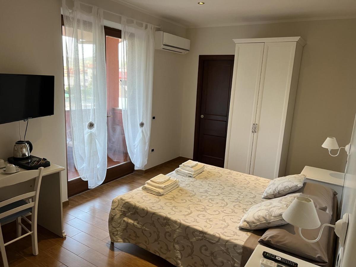 Le Pavoncelle Otel Bosa Dış mekan fotoğraf